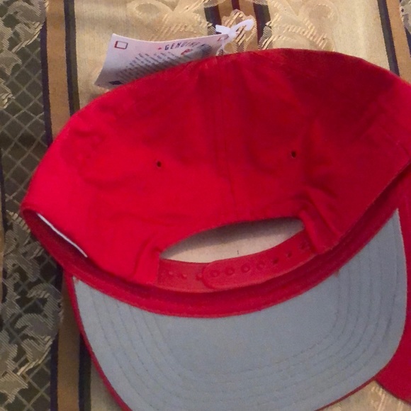 Baseball caps - Picture 2 of 3